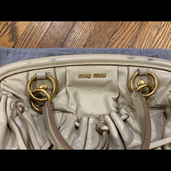 Authentic Miu Miu Dream Cream Mid Size Shiny Bag - Picture 4 of 10